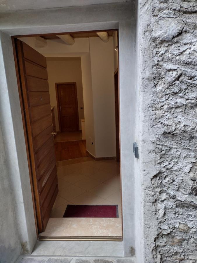Relax House Apartment Tenno Bagian luar foto
